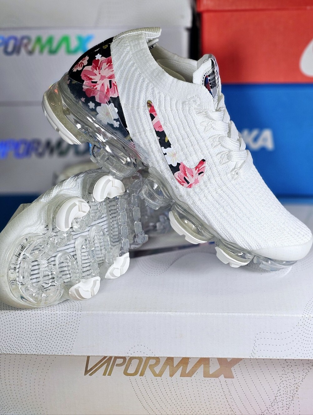 Nike Air Max Vapormax Women's White Black Sneakers Brand New - Picture 8 of 8